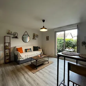 Studio Avec Terrasse - Piscine - Free Parking Appartement