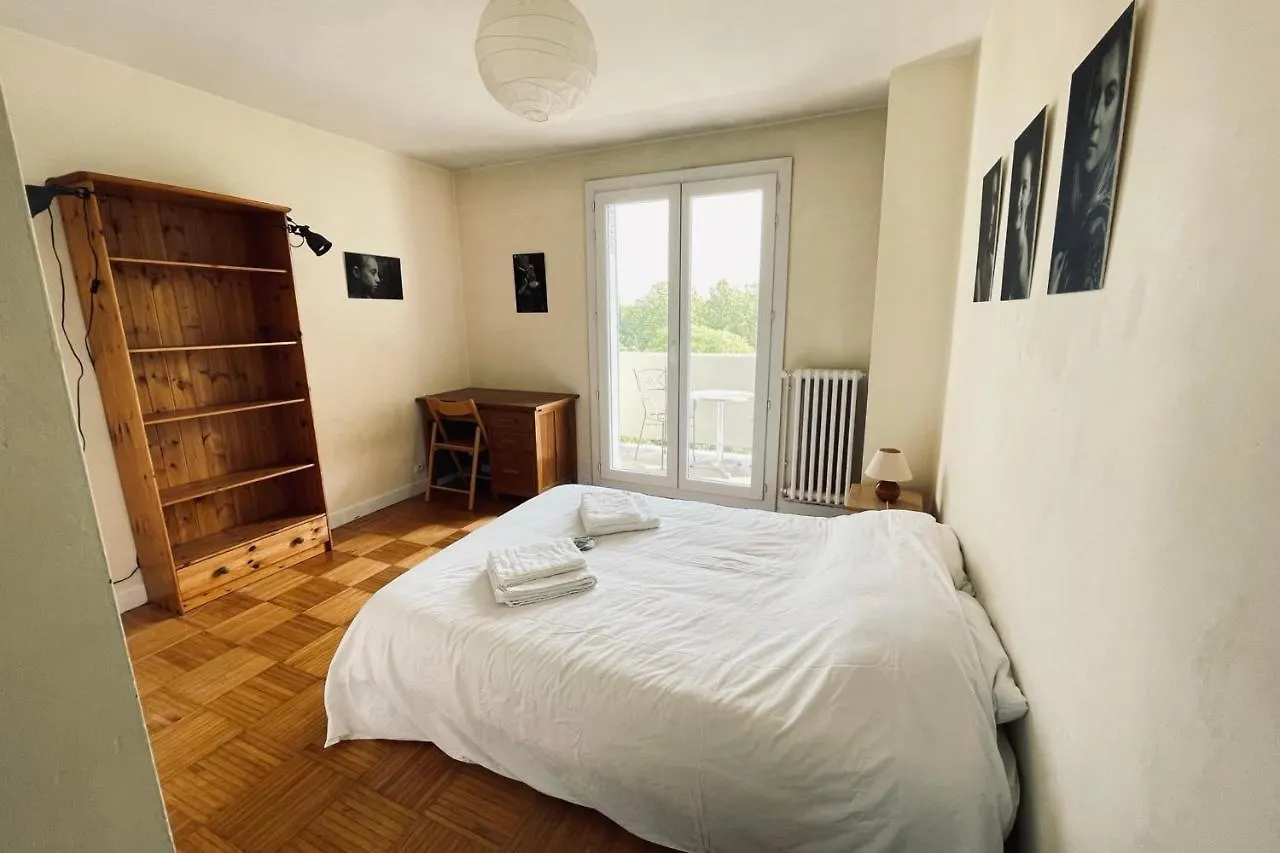 Large Bright Apartment With Balcony Toulouse