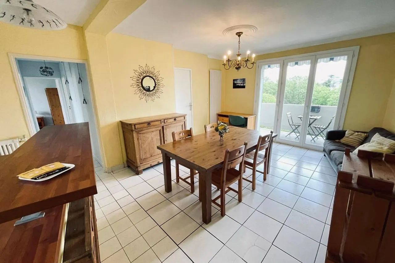 Large Bright Apartment With Balcony Toulouse