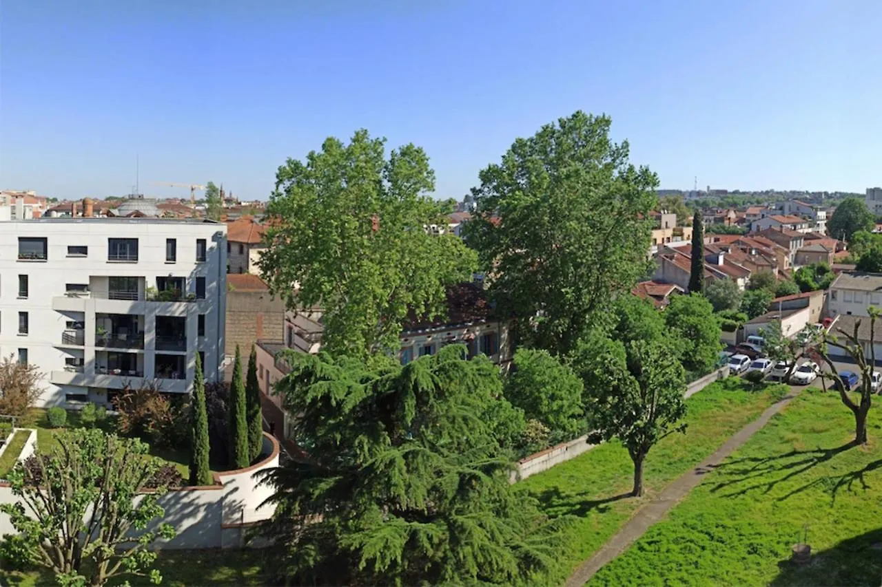 Large Bright Apartment With Balcony Toulouse France