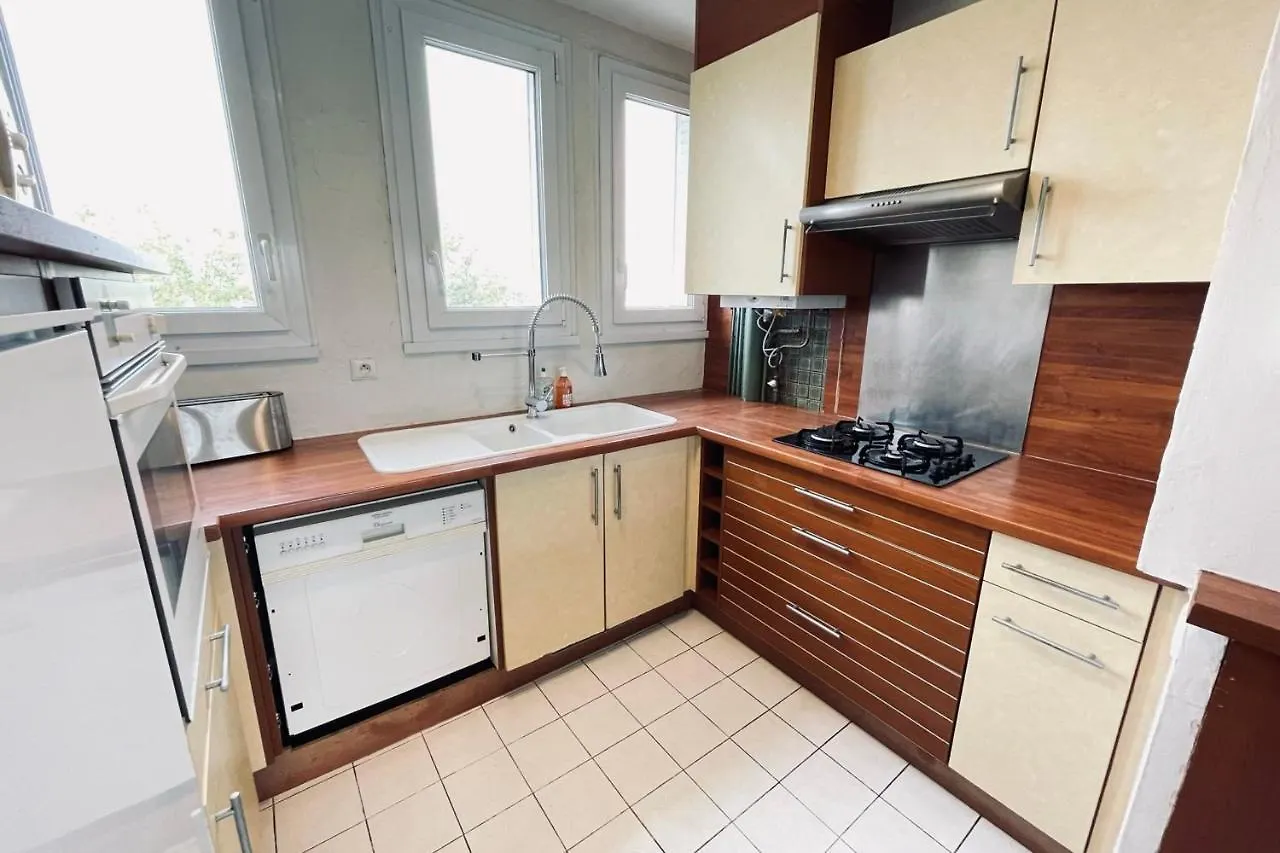 Large Bright Apartment With Balcony Toulouse